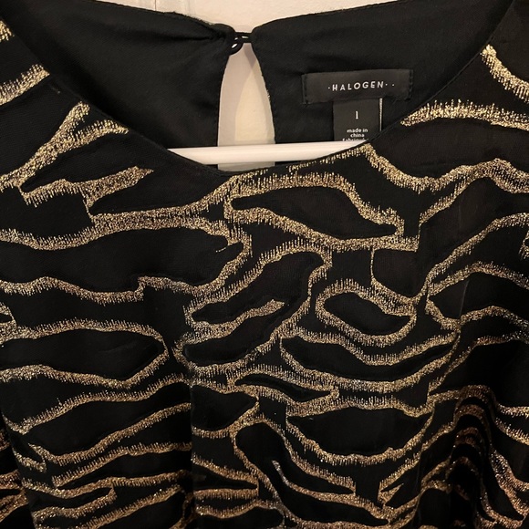 Metallic blouse! - Picture 3 of 4